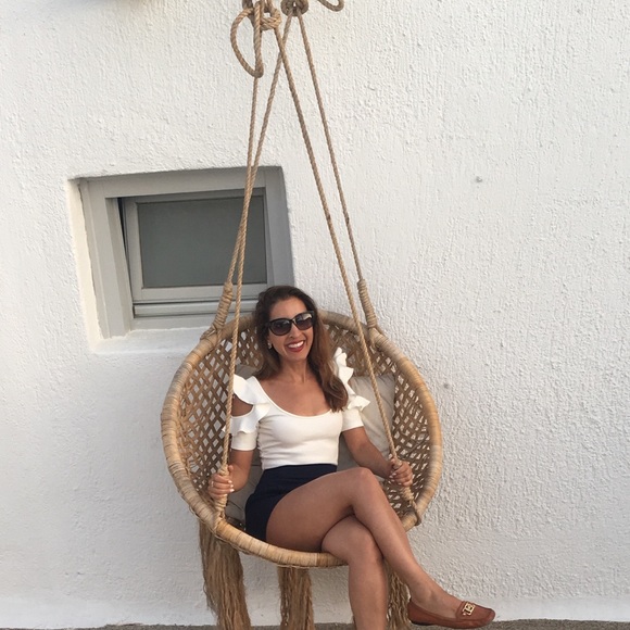 Club Monaco shorts. Beautiful. Like new. Navy blue. For summer or holiday - Picture 3 of 4